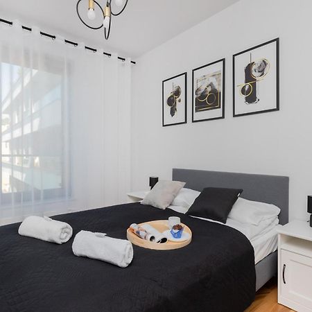 Plac Unii Apartment Gdynia By Noclegi Renters Екстер'єр фото