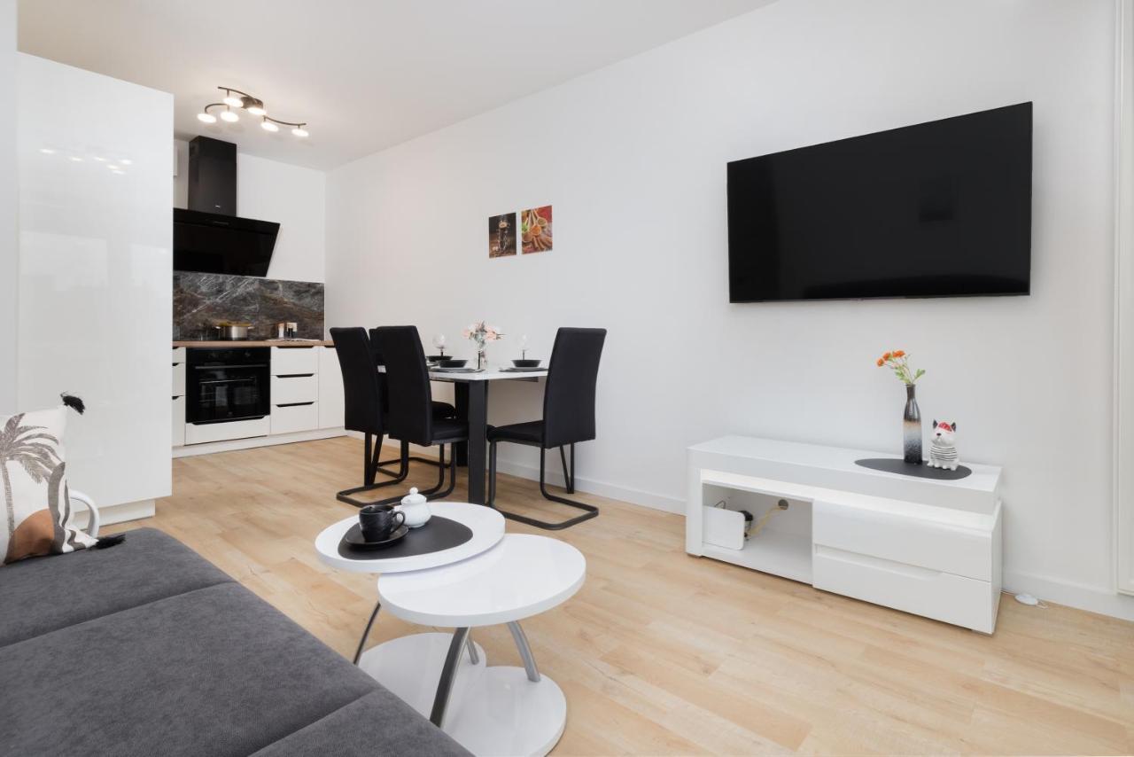 Plac Unii Apartment Gdynia By Noclegi Renters Екстер'єр фото