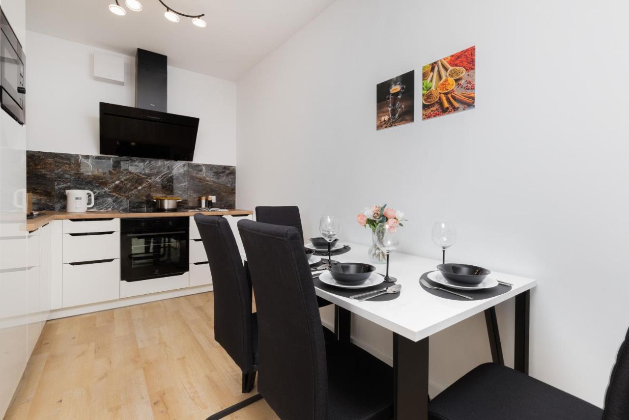 Plac Unii Apartment Gdynia By Noclegi Renters Екстер'єр фото